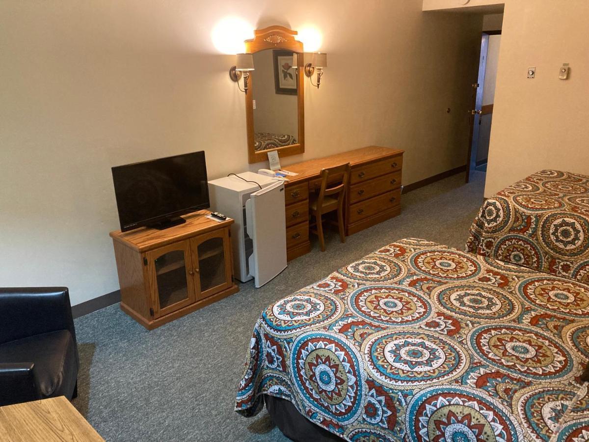 Landmark Motel Clintonville 外观 照片
