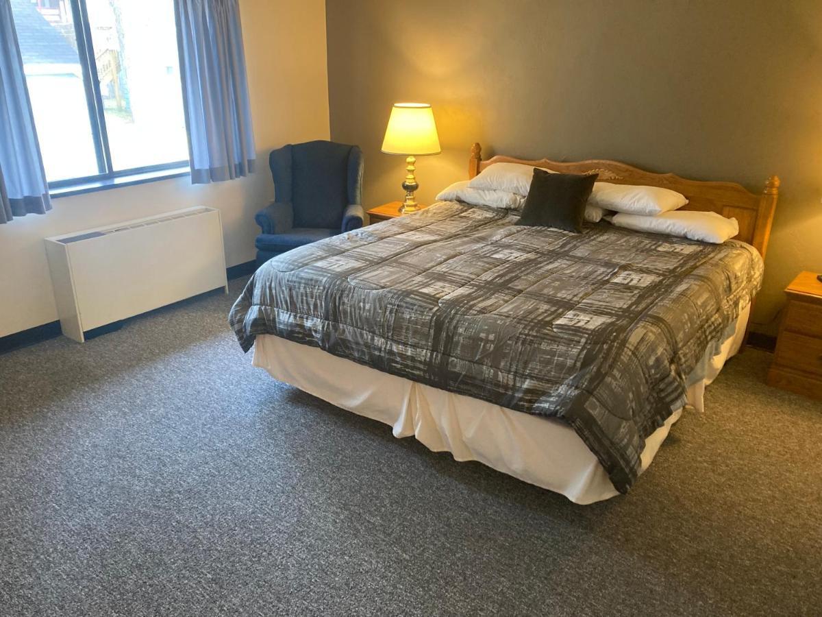 Landmark Motel Clintonville 外观 照片