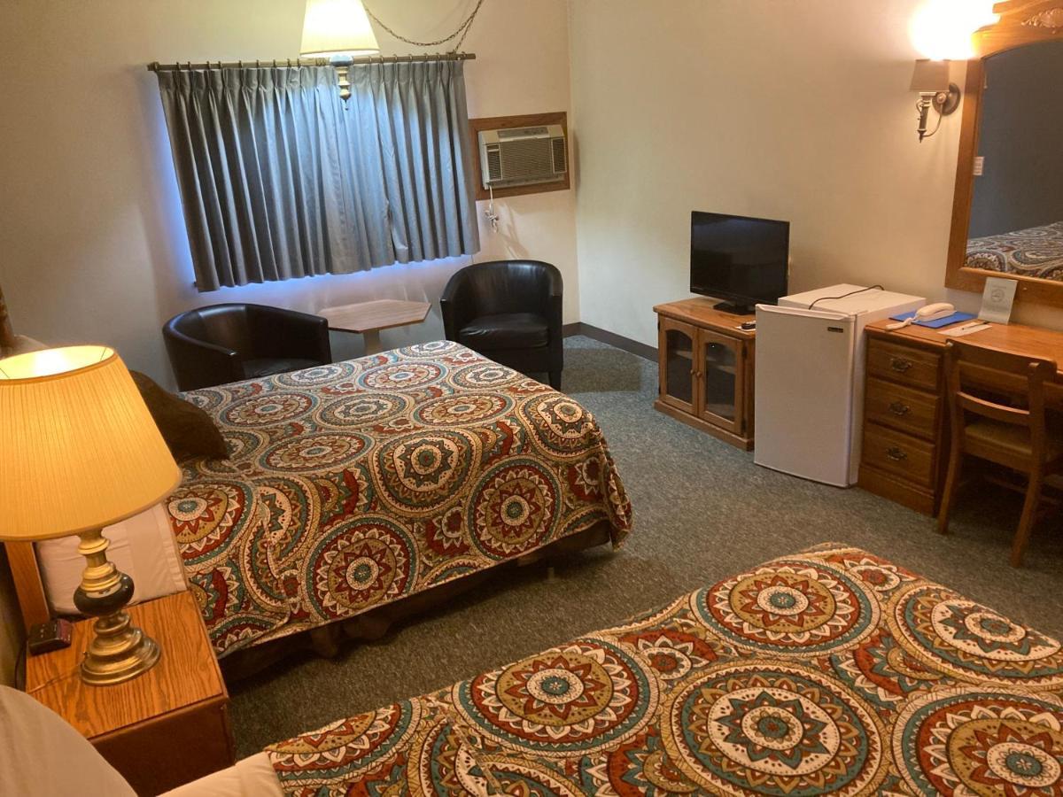 Landmark Motel Clintonville 外观 照片