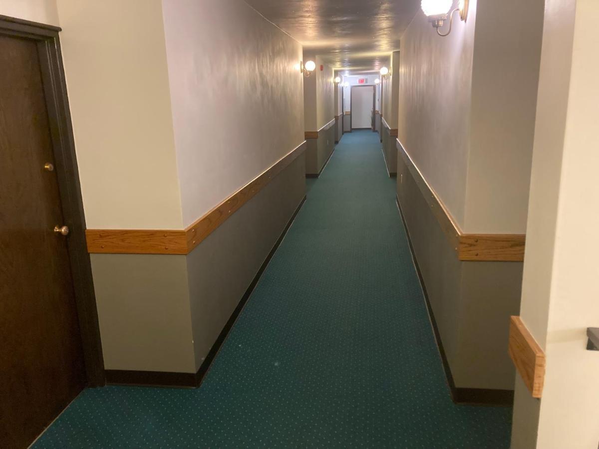 Landmark Motel Clintonville 外观 照片
