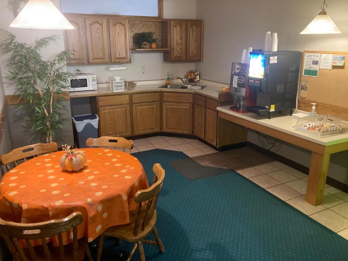 Landmark Motel Clintonville 外观 照片