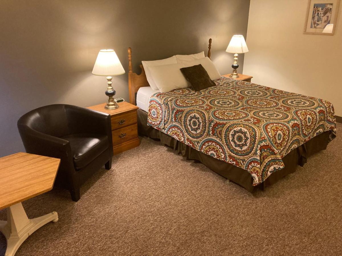 Landmark Motel Clintonville 外观 照片