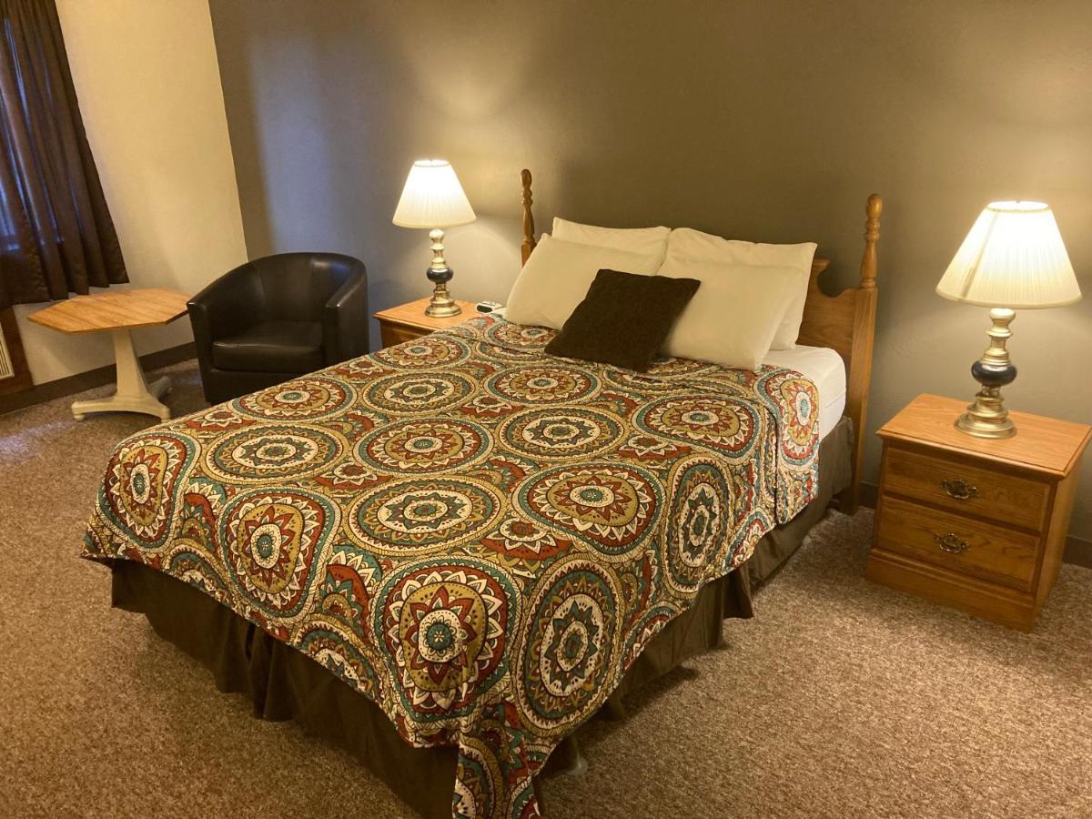 Landmark Motel Clintonville 外观 照片