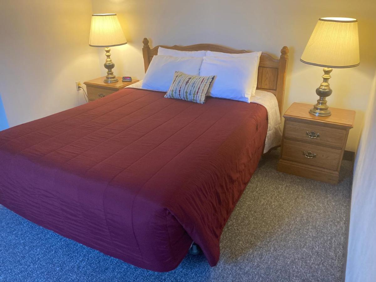 Landmark Motel Clintonville 外观 照片