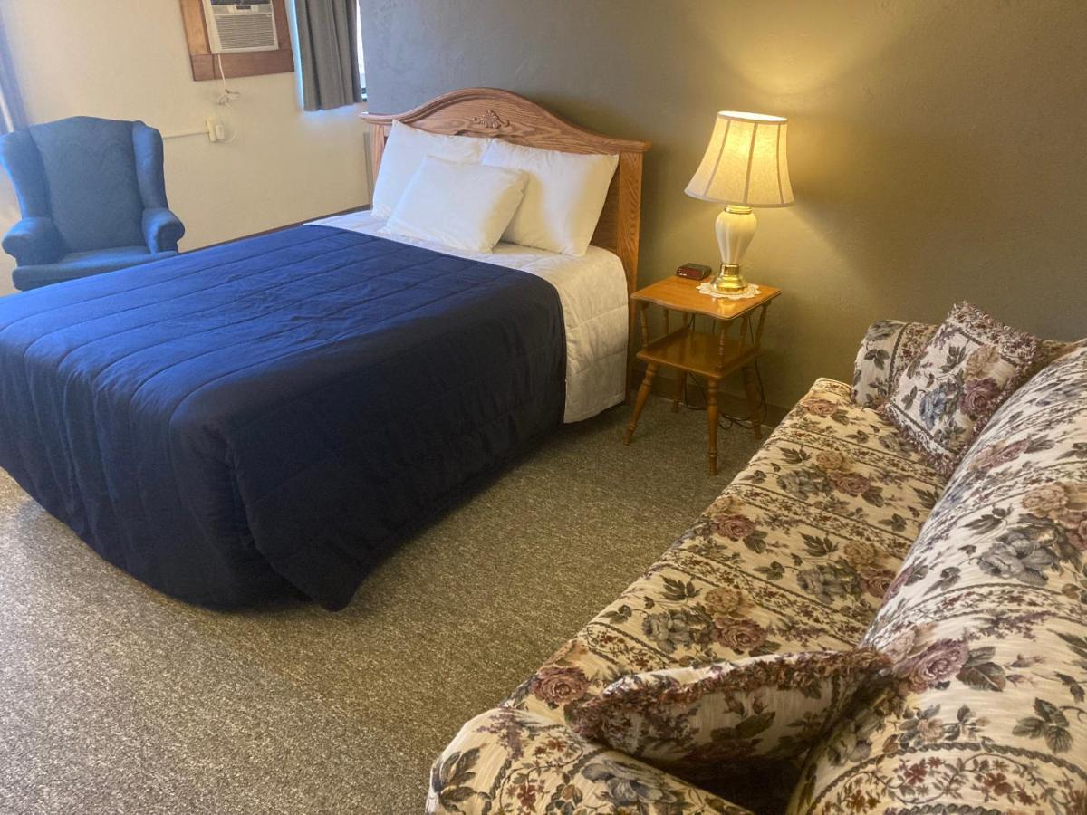 Landmark Motel Clintonville 外观 照片